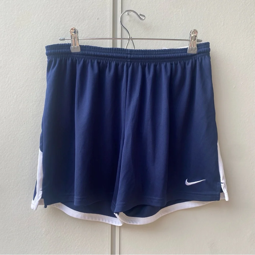 Women’s Nike Shorts - Picture 1 of 5